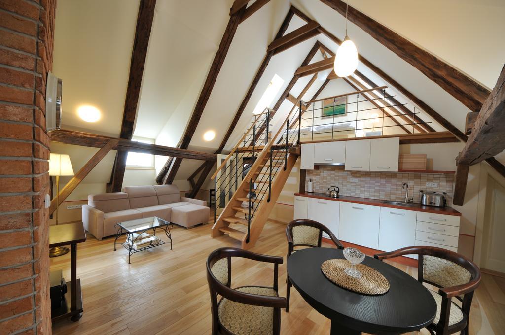 Latran 43 Apartments Cesky Krumlov Luaran gambar