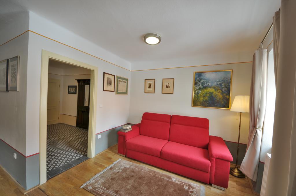 Latran 43 Apartments Cesky Krumlov Luaran gambar