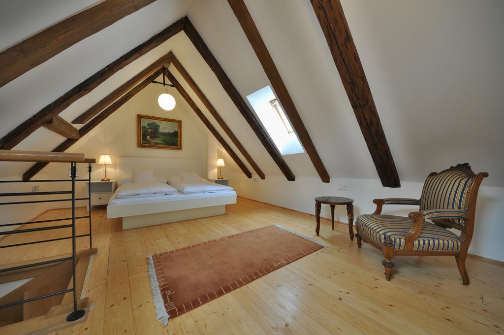 Latran 43 Apartments Cesky Krumlov Luaran gambar